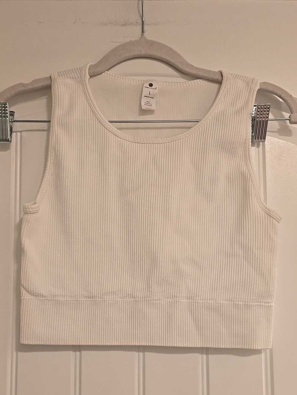 🌟7/25$ Yogalicious Seamless White Ribbed Crop Tank Top